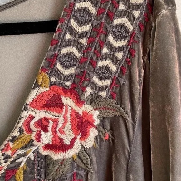 Johnny Was Issoria Heavily Embroidered Velvet Embroidered Tunic Top - Picture 4 of 9